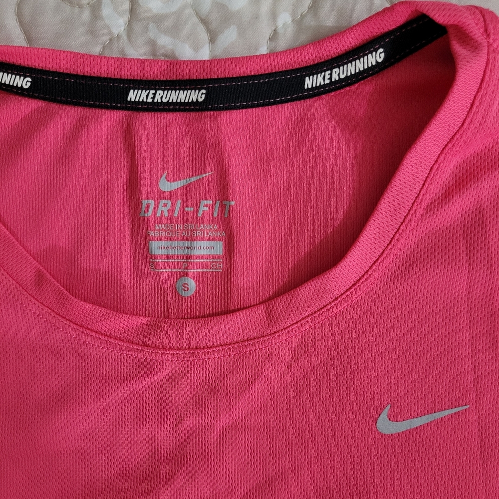 Nike dri-fit women's shirt size small